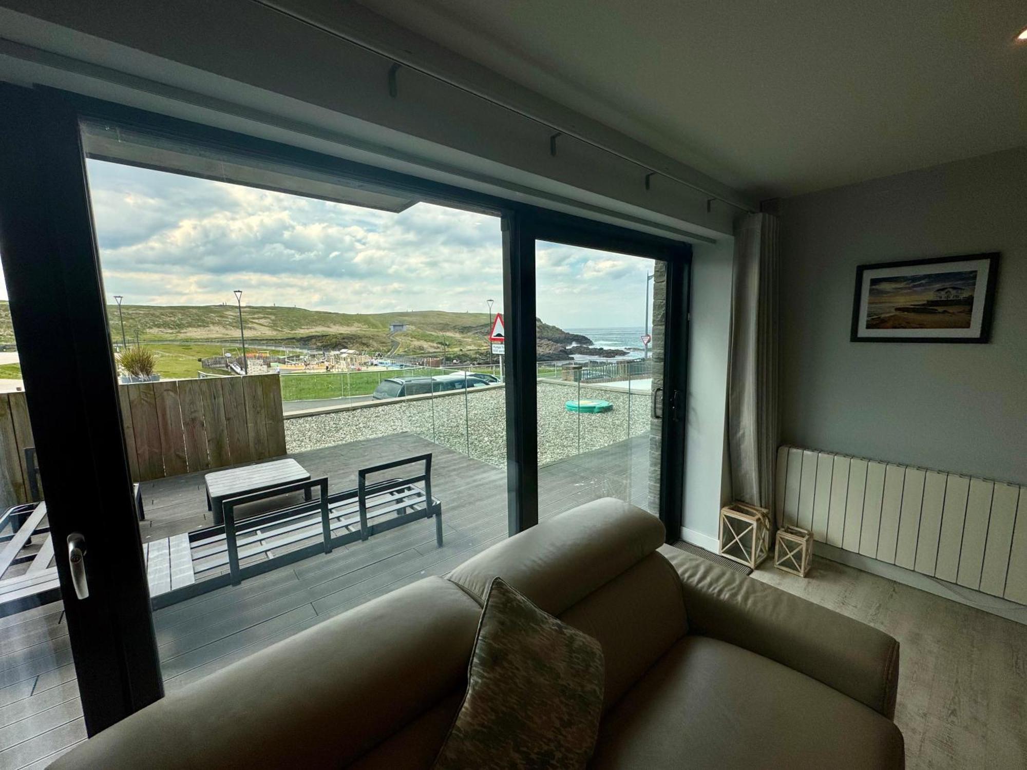 The North Cove, 20M To The Sea, Modern Studio Apartment Portrush Eksteriør bilde
